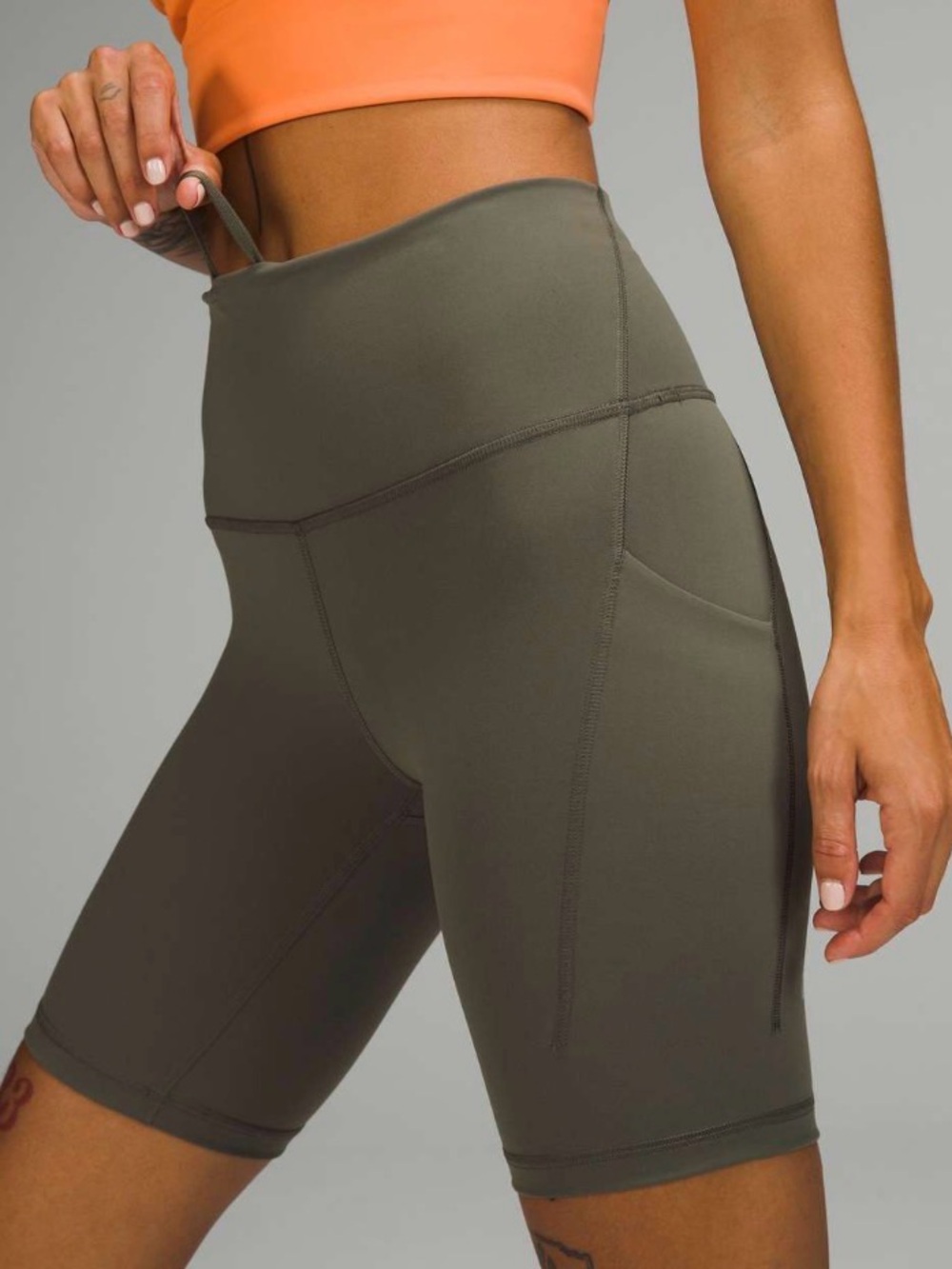 Lululemon Wunder Train High-Rise Short with Pockets 8"
Carob Brown